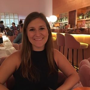 Meet your Posher, Laura